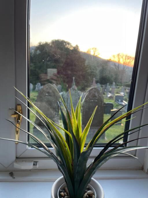 Yew Tree Cottage, 3 Bedroom, 4 Church Row Defynnog Devynock Bagian luar foto