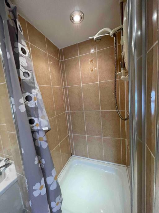 Yew Tree Cottage, 3 Bedroom, 4 Church Row Defynnog Devynock Bagian luar foto